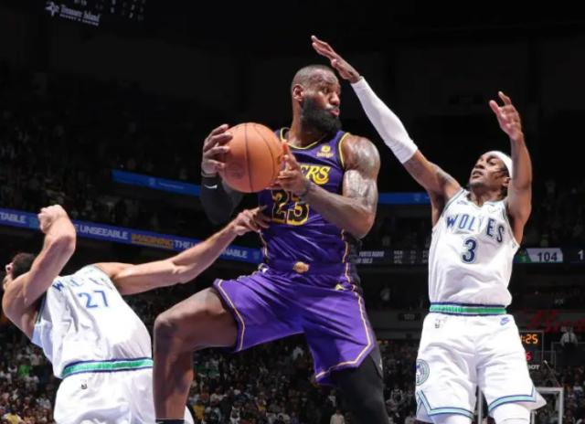 双色球开奖结果-湖人冲冠无望?战西部前六仅2胜8负:哈姆束手无策